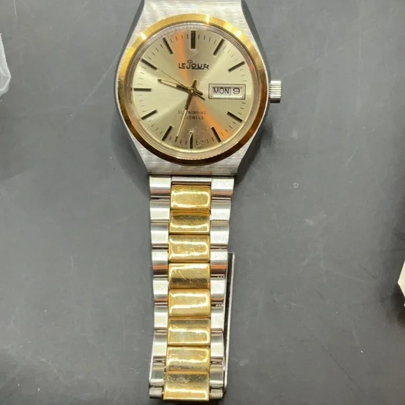Vintage Le Jour 17 Jewels Self Winding Two Tone Mens Watch